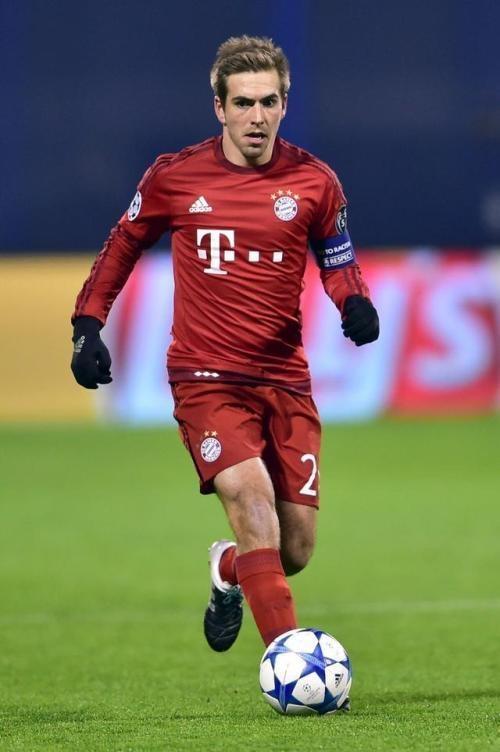 他较为年轻 他较为年轻