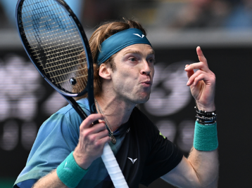 他可以在多 他可以在多